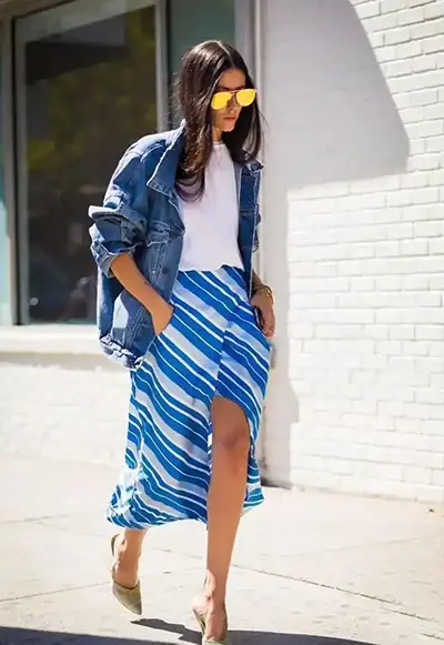 The most popular denim item in spring, it’s really awesome to wear it like this