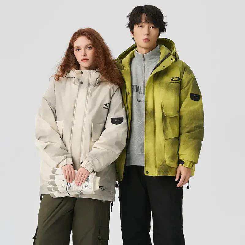 Which one is more suitable for outdoor down jackets: nylon thread or polyester thread